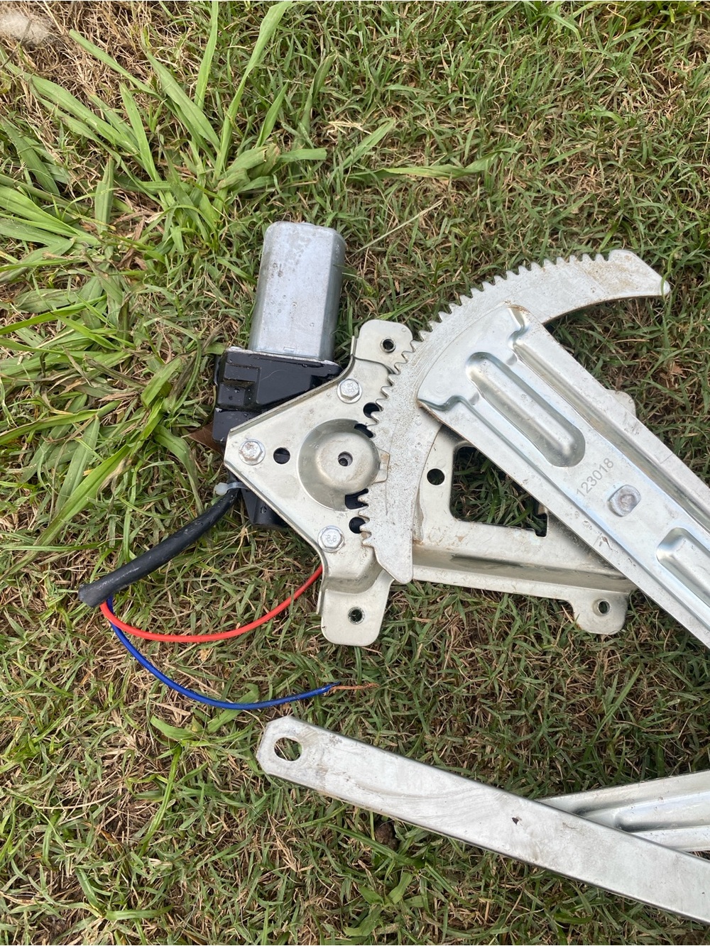 2010 Chevy Colorado Power Window Regulator with Motor - Silver